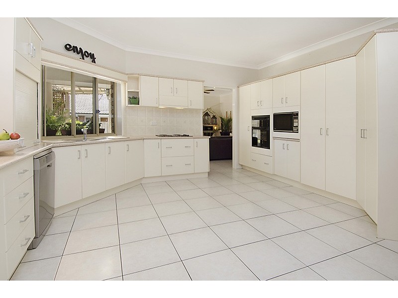 7 Myrtle Crescent, Bridgeman Downs QLD 4035