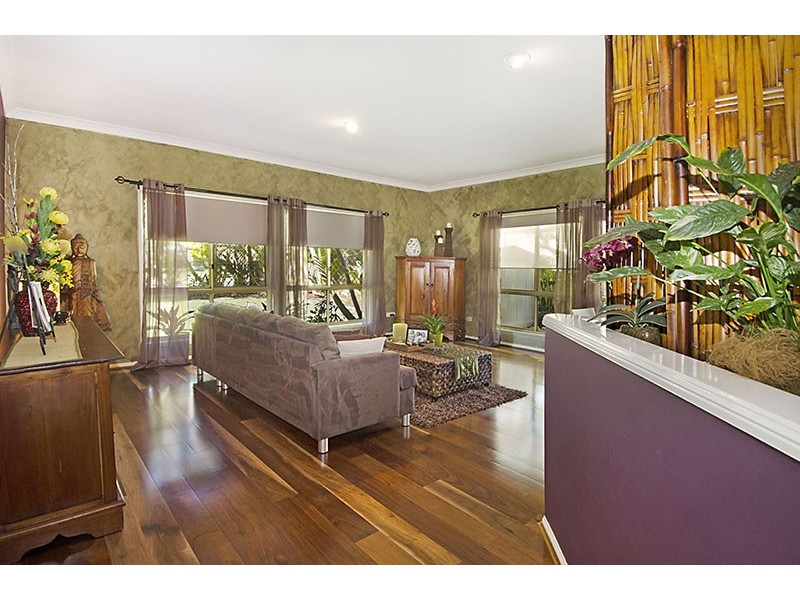 7 Myrtle Crescent, Bridgeman Downs QLD 4035