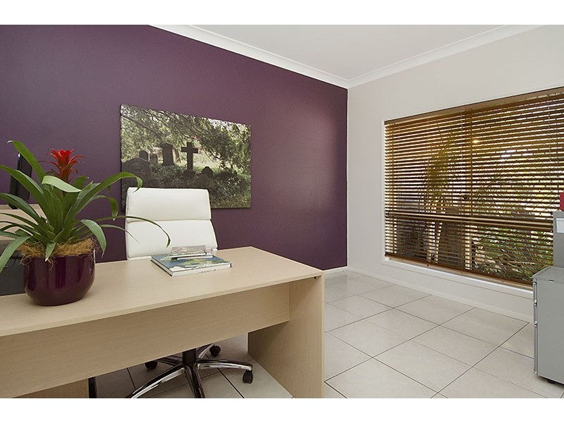 7 Myrtle Crescent, Bridgeman Downs QLD 4035