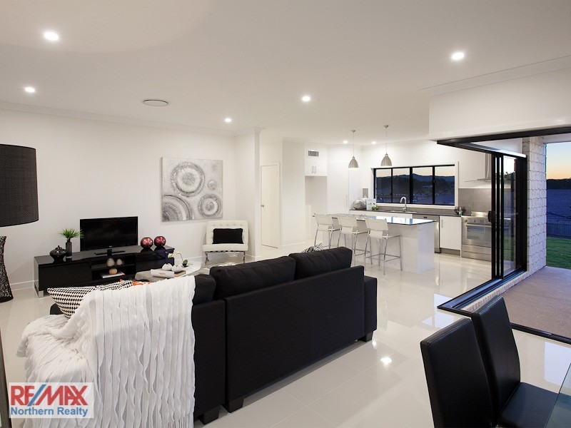 25 Hillary Drive, Warner QLD 4500