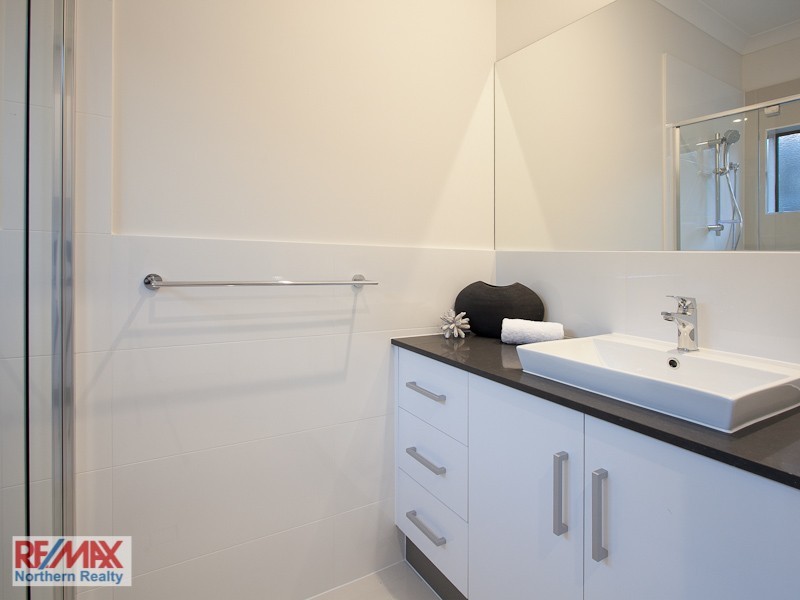 25 Hillary Drive, Warner QLD 4500