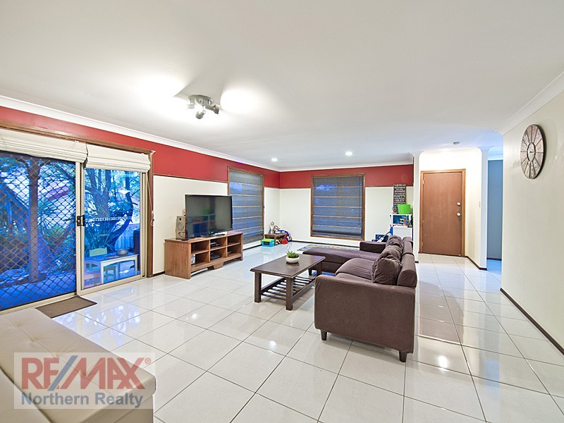 26 Voltaire Cres, Petrie QLD 4502