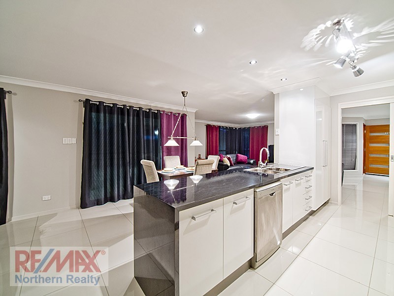 44 Tanager St, Albany Creek QLD 4035