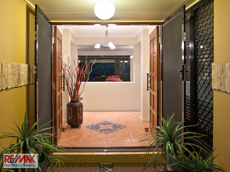 5 Farr Place, Petrie QLD 4502