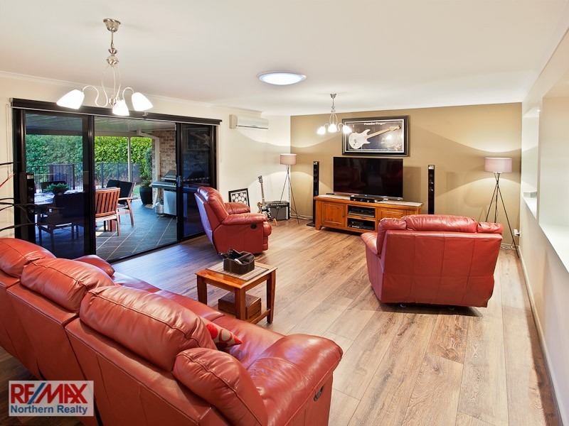 5 Farr Place, Petrie QLD 4502