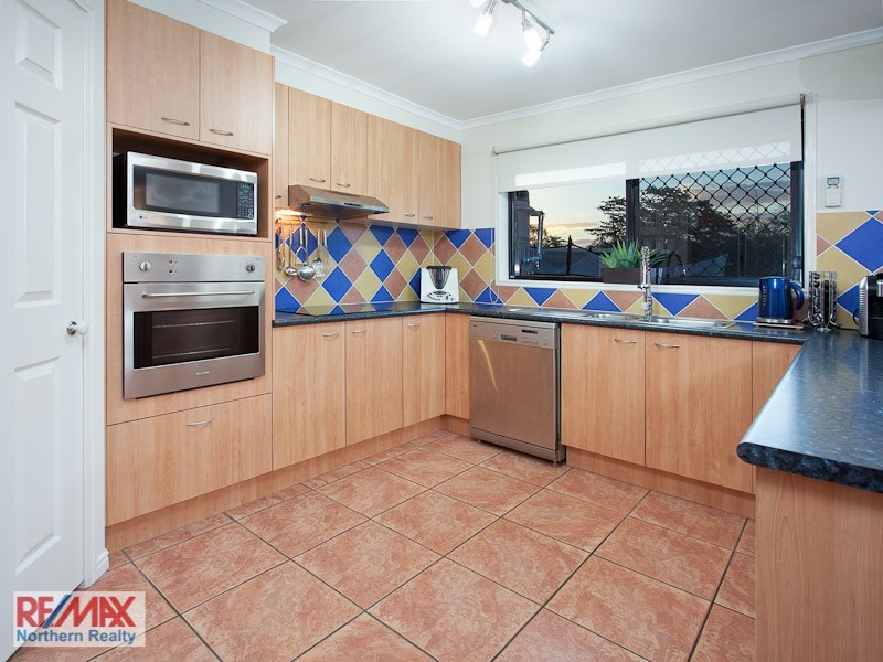 5 Farr Place, Petrie QLD 4502