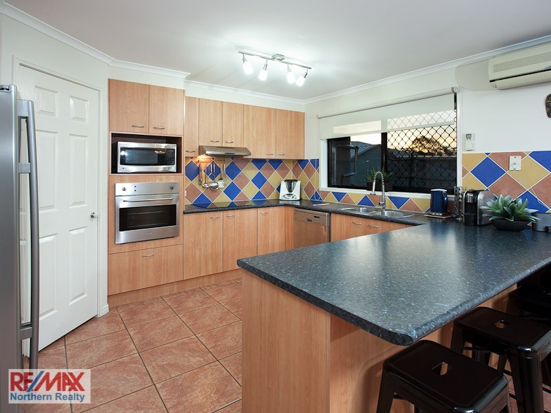 5 Farr Place, Petrie QLD 4502