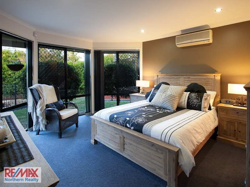 5 Farr Place, Petrie QLD 4502