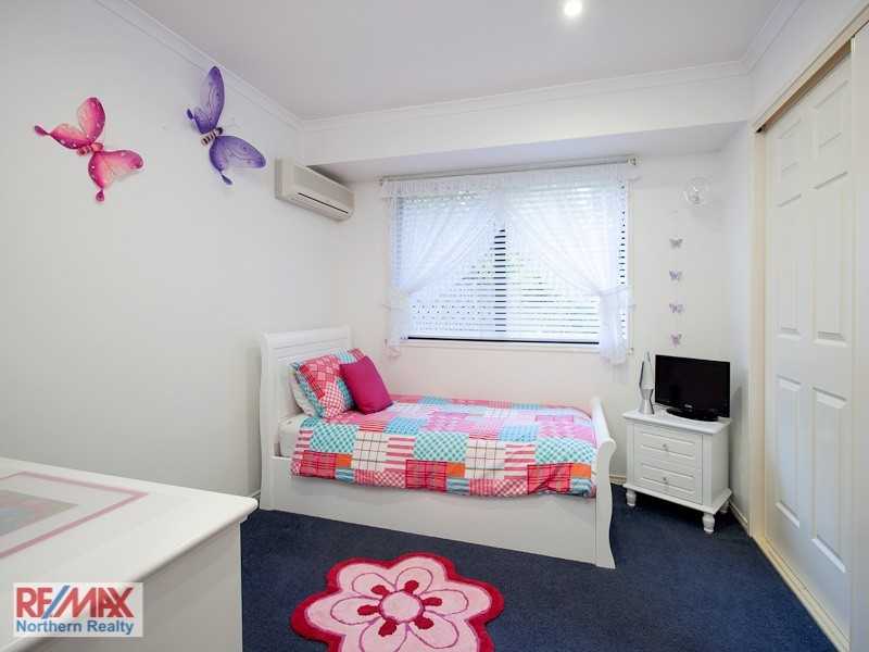 5 Farr Place, Petrie QLD 4502