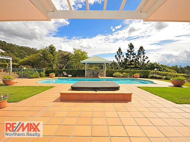 6 Koala Court, Bunya QLD 4055