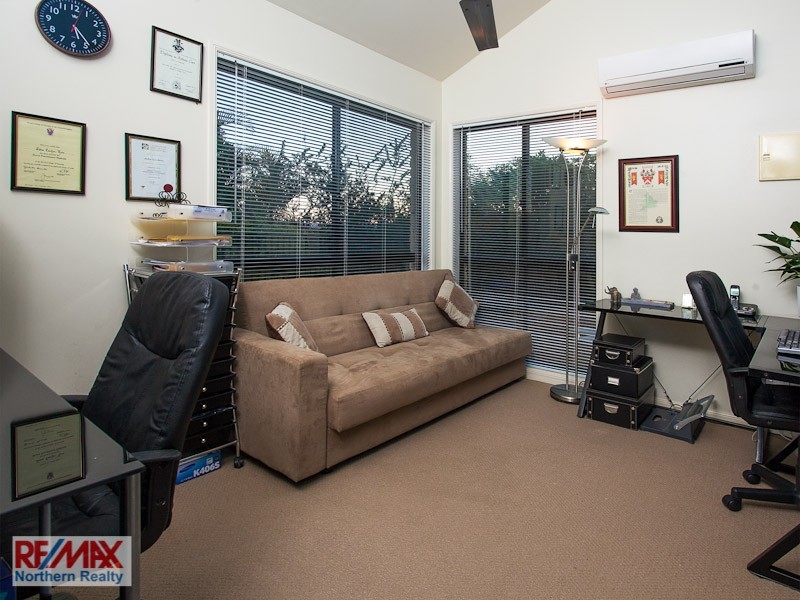 60 Affleck Avenue, Petrie QLD 4502