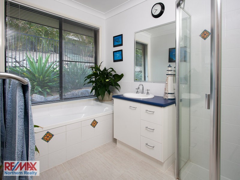 60 Affleck Avenue, Petrie QLD 4502