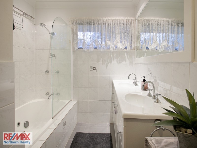 12 Whittaker Street, Chermside West QLD 4032