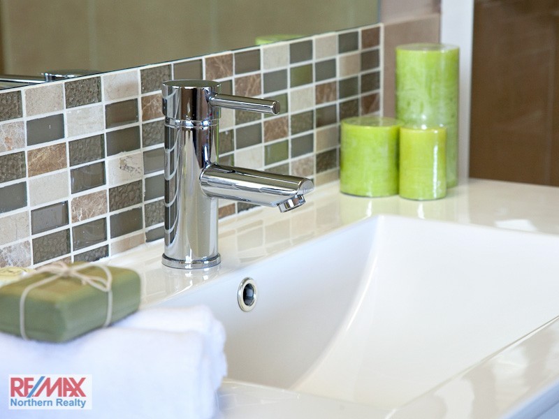 11 Valencia Court, Eatons Hill QLD 4037