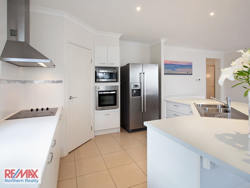 27 Crossing Drive, Eatons Hill QLD 4037