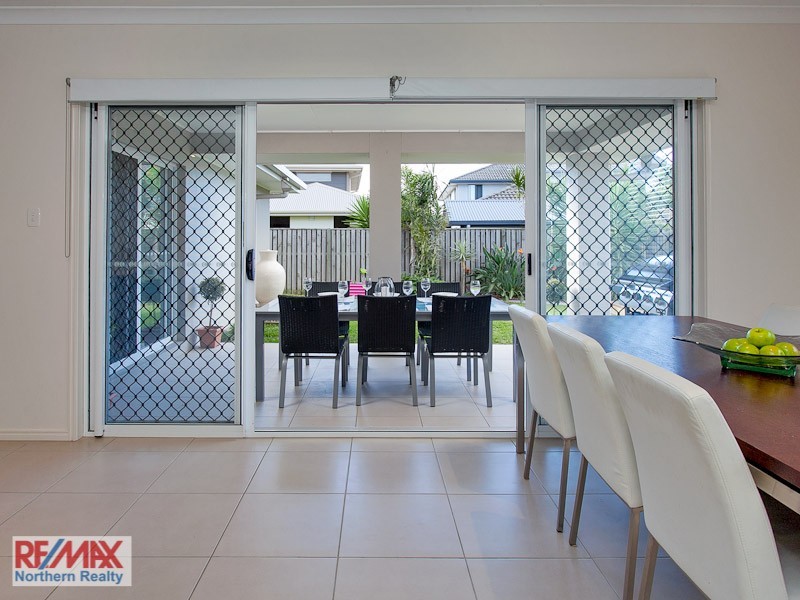 27 Crossing Drive, Eatons Hill QLD 4037