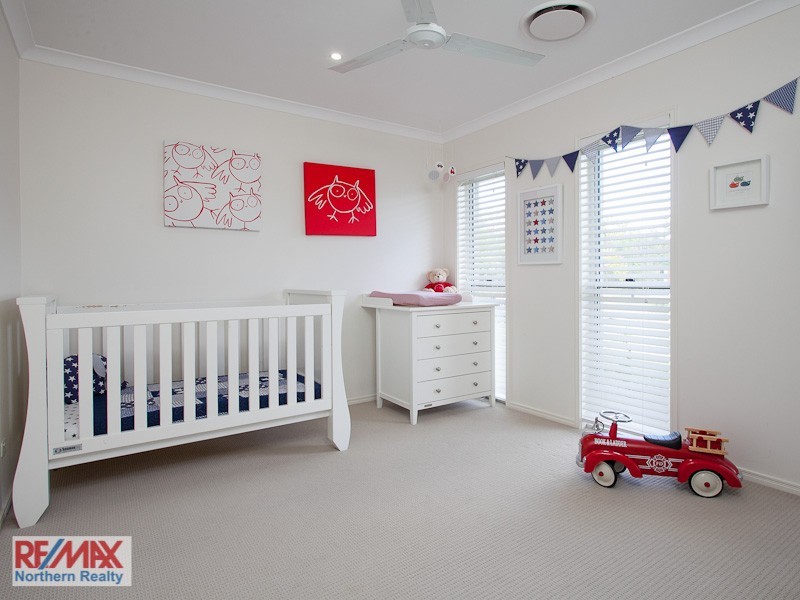 27 Crossing Drive, Eatons Hill QLD 4037