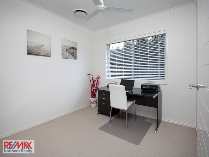 27 Crossing Drive, Eatons Hill QLD 4037