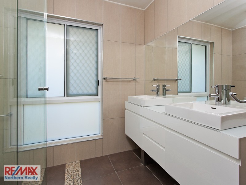 10 Jocasta Street, Eatons Hill QLD 4037