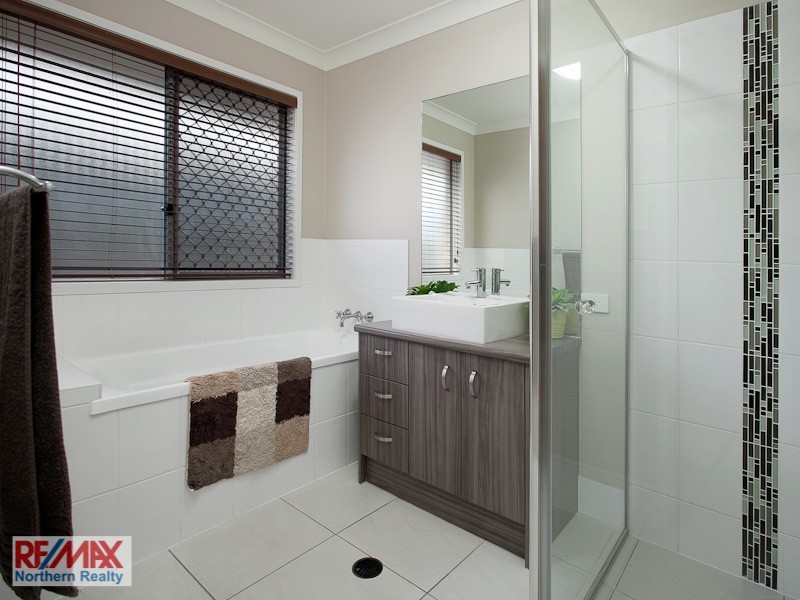 33 Delawar Rd, Warner QLD 4500