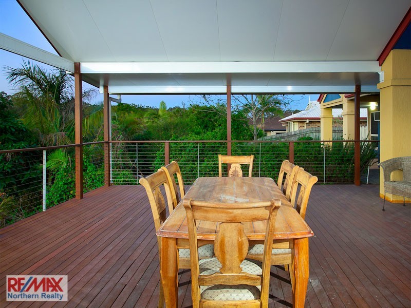 13 Queen Elizabeth Drive, Eatons Hill QLD 4037