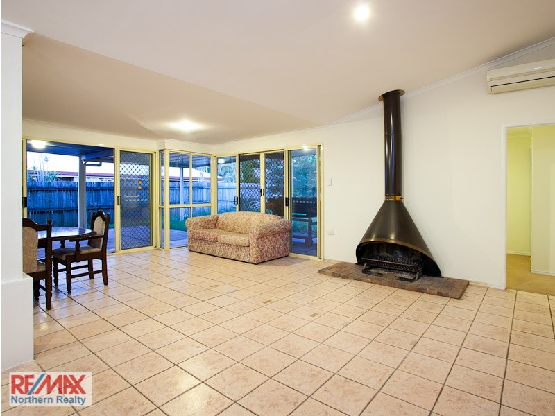 13 Queen Elizabeth Drive, Eatons Hill QLD 4037