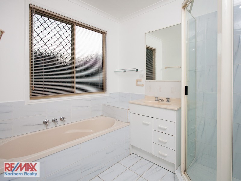 13 Queen Elizabeth Drive, Eatons Hill QLD 4037