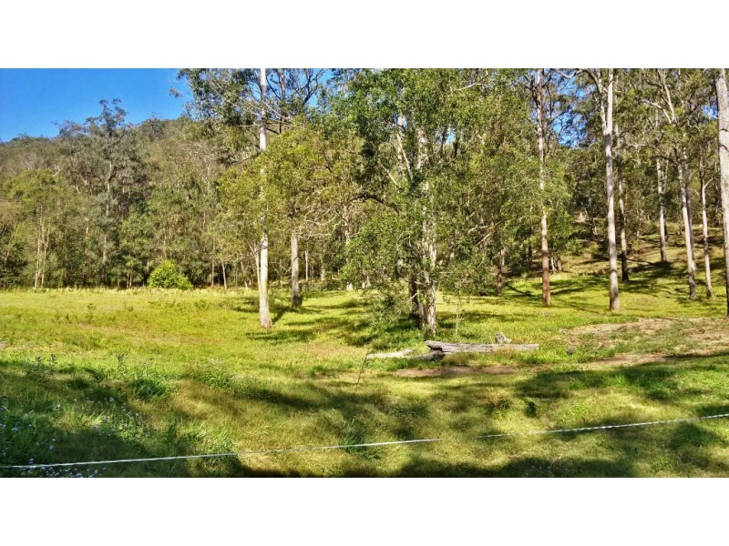 5 Krakatinni Close, Cedar Creek QLD 4520