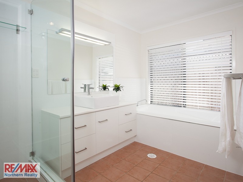 13 Zorina Court, Eatons Hill QLD 4037