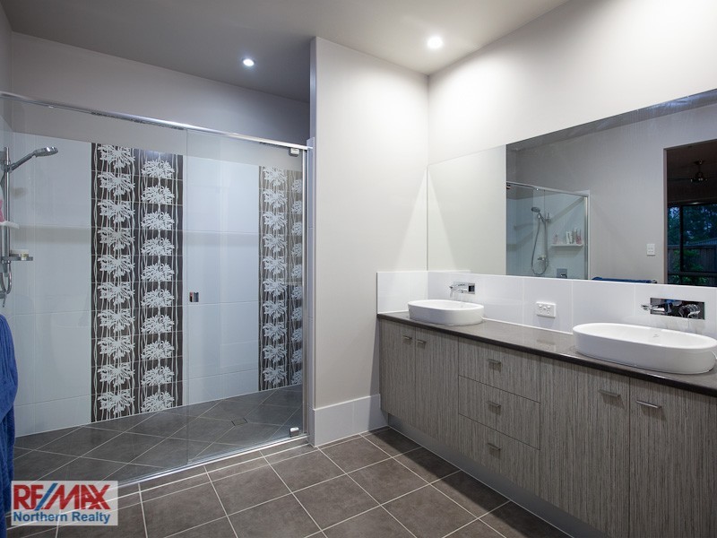 44 Dana Street, Cashmere QLD 4500