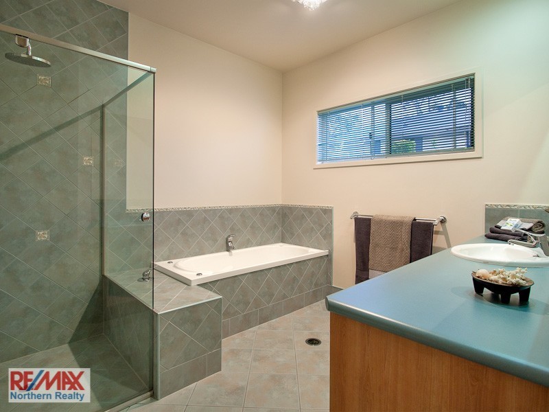 6 Pheasant Court, Cashmere QLD 4500