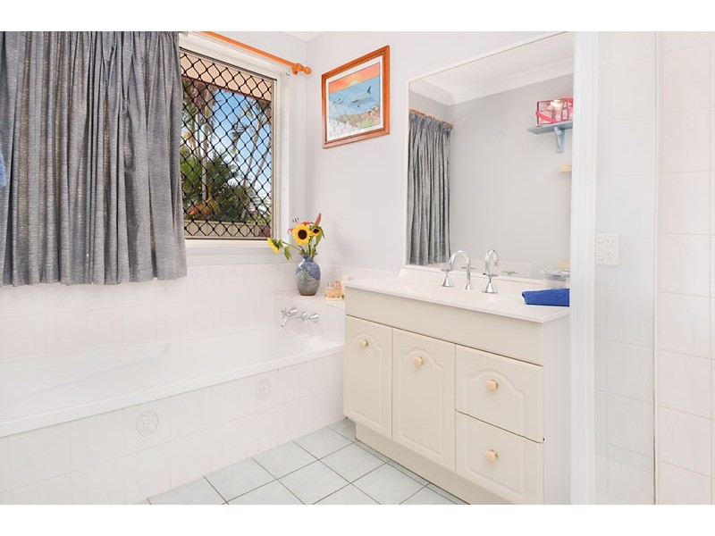 757 South Pine Road, Albany Creek QLD 4035