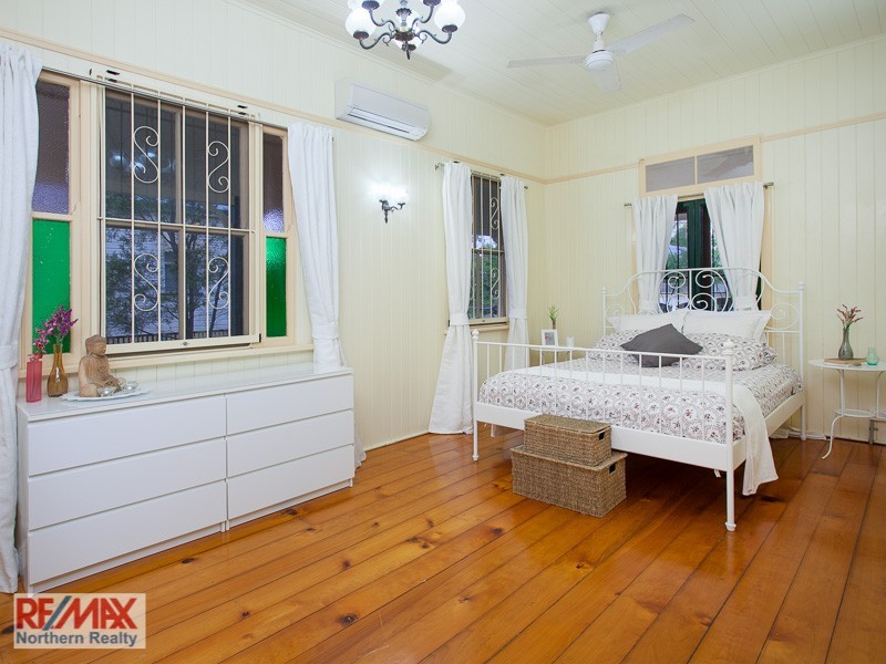 32 Plumer Street, Sherwood QLD 4075