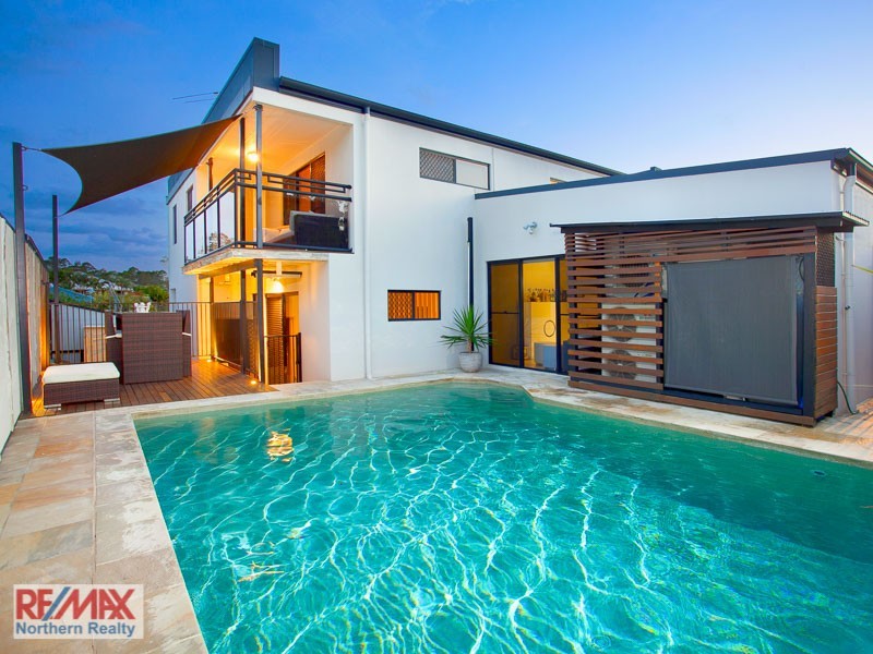 2 Amorosa Court, Eatons Hill QLD 4037