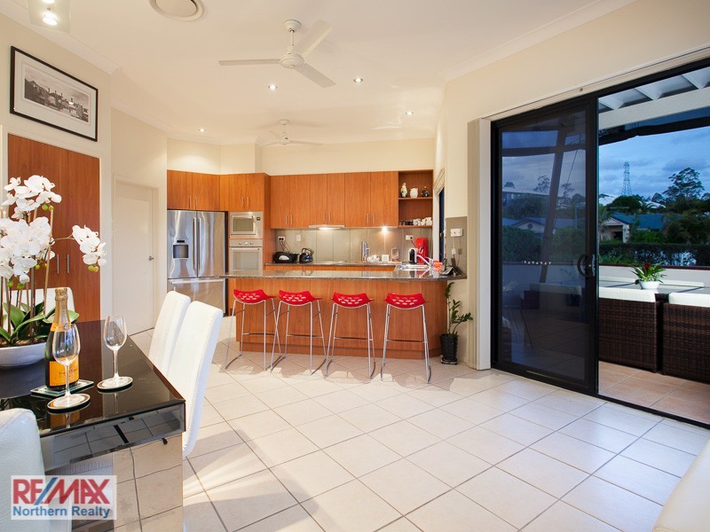 2 Amorosa Court, Eatons Hill QLD 4037