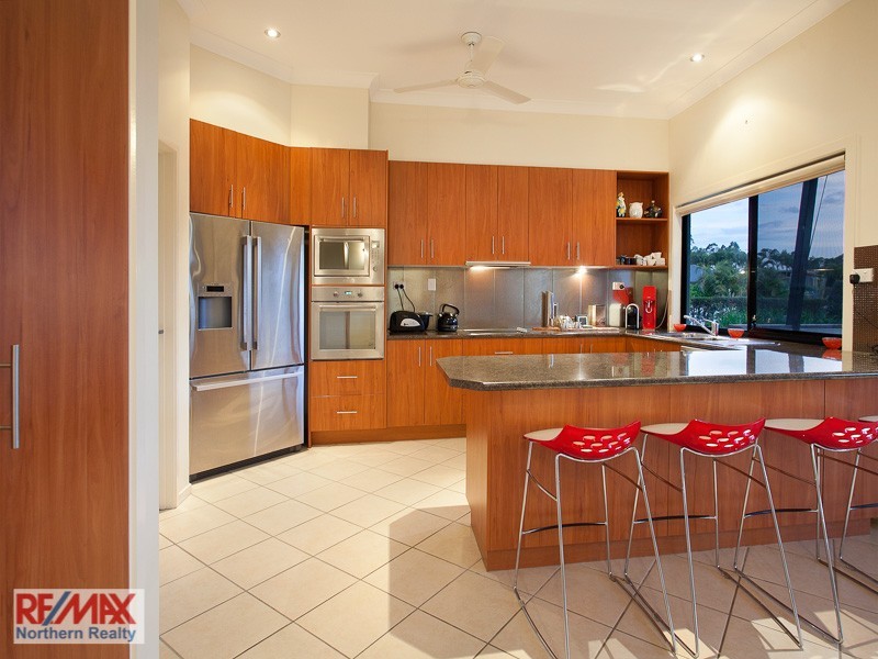 2 Amorosa Court, Eatons Hill QLD 4037