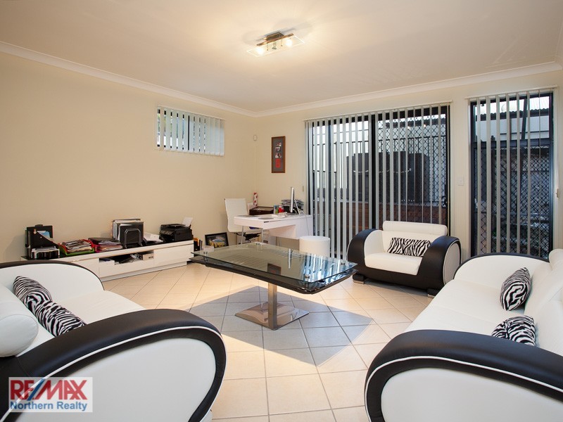 2 Amorosa Court, Eatons Hill QLD 4037