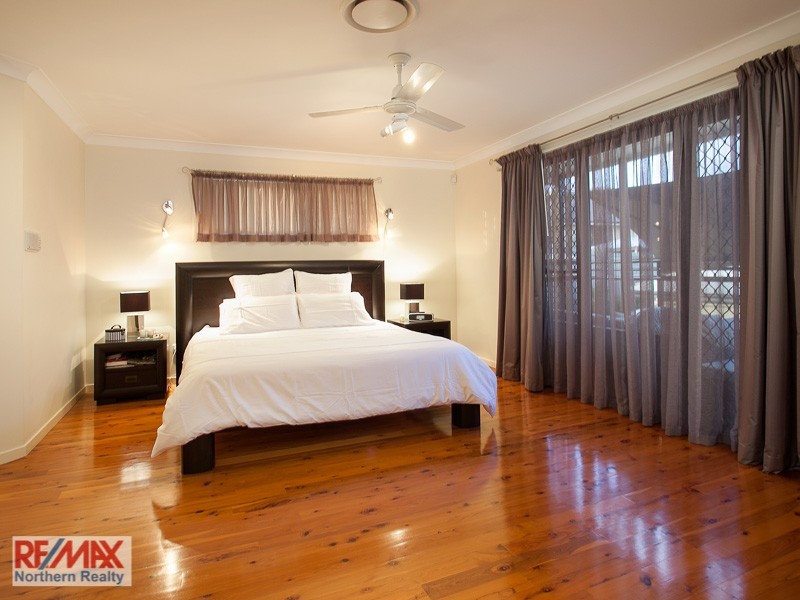 2 Amorosa Court, Eatons Hill QLD 4037