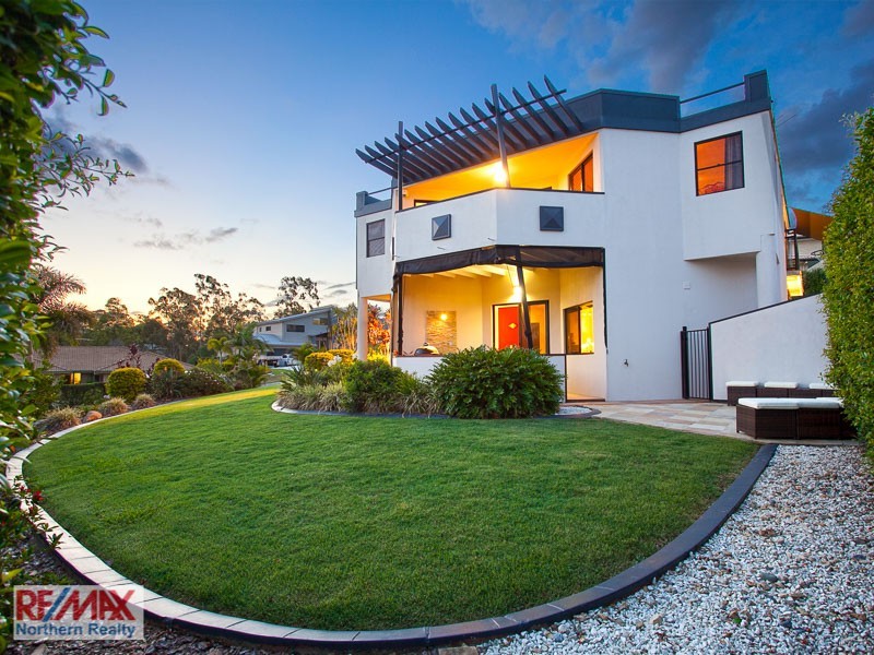 2 Amorosa Court, Eatons Hill QLD 4037