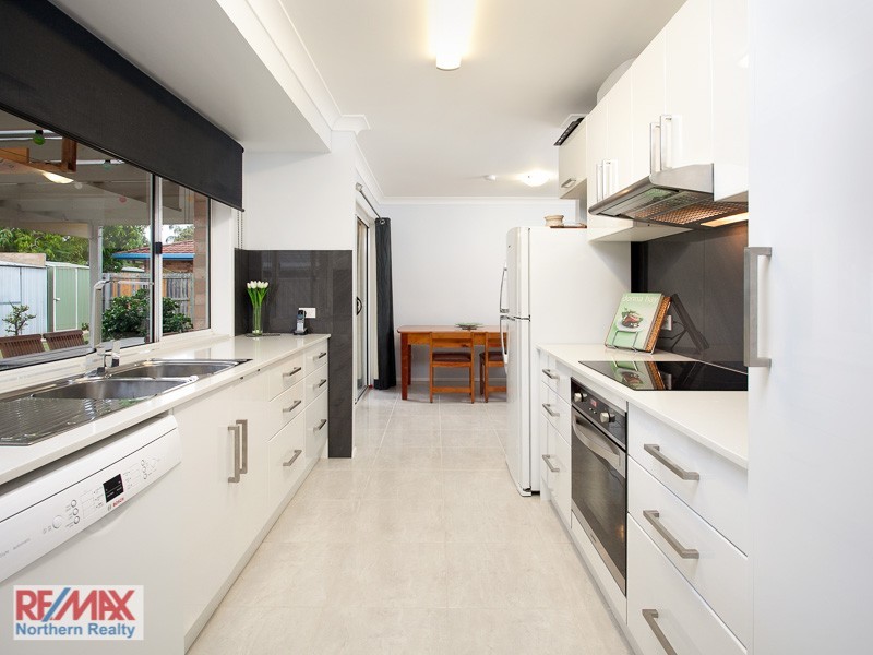 4 Glen Street, Bray Park QLD 4500