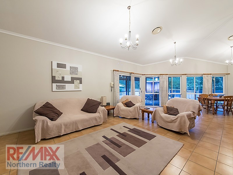 37 Allamanda Crescent, Albany Creek QLD 4035