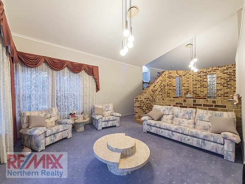 37 Allamanda Crescent, Albany Creek QLD 4035