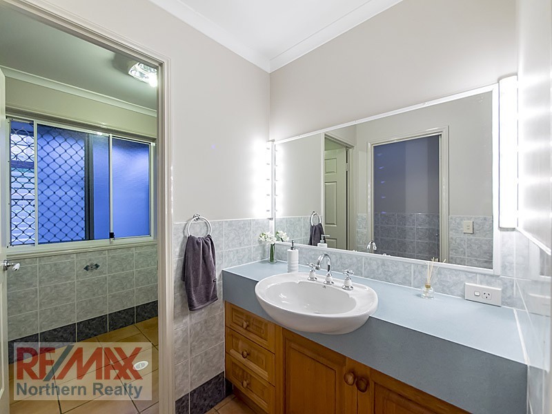 37 Allamanda Crescent, Albany Creek QLD 4035