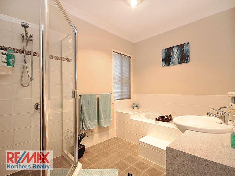 25 Toressian Place, Cashmere QLD 4500