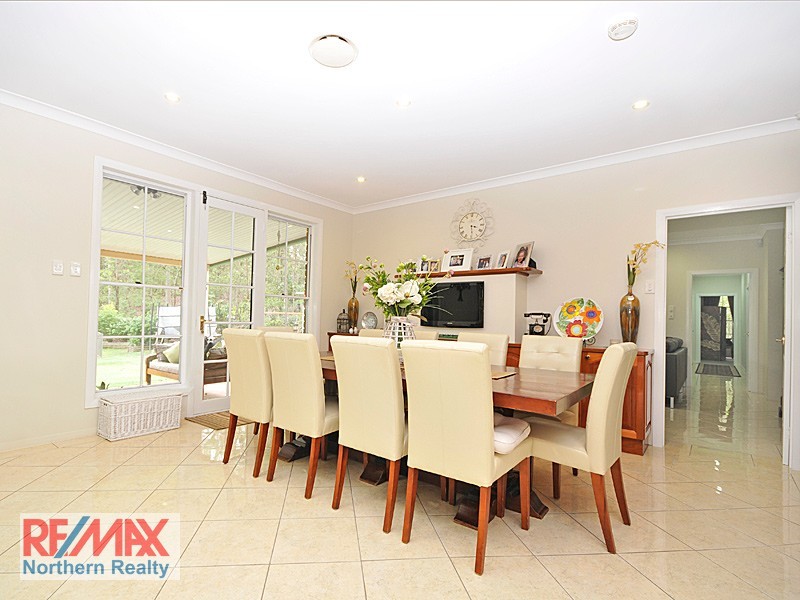 8 Barker Street, Cashmere QLD 4500