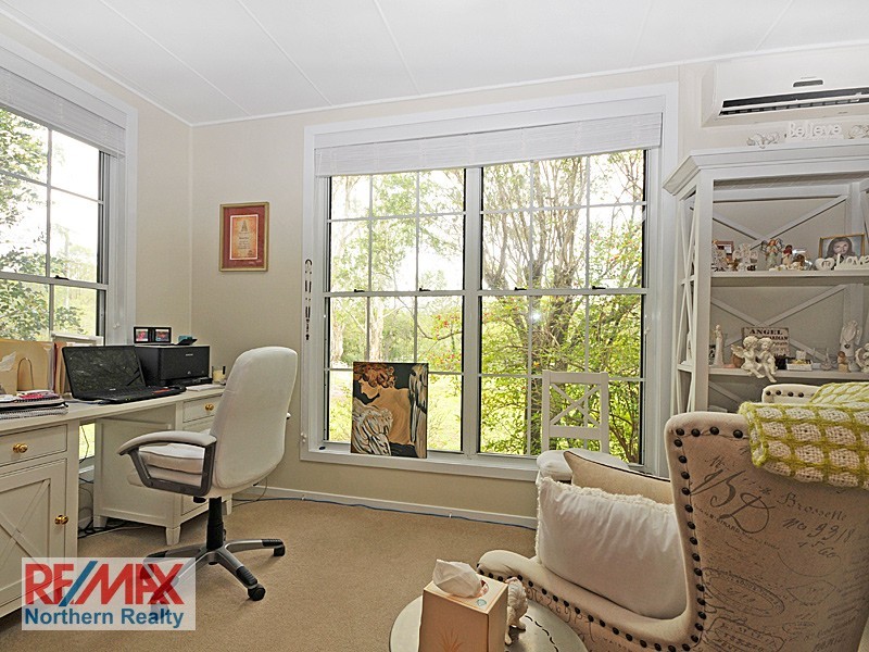 8 Barker Street, Cashmere QLD 4500