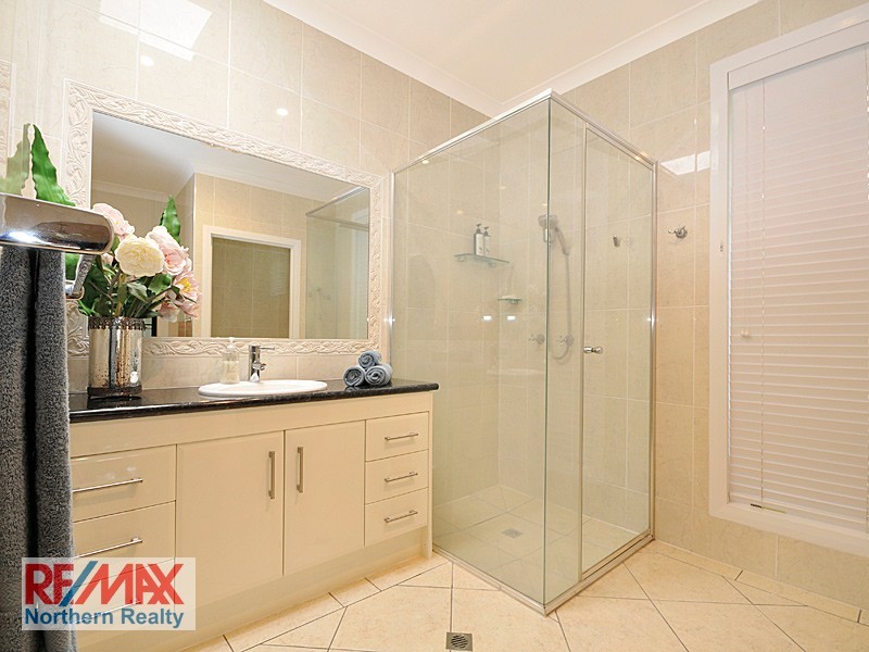 8 Barker Street, Cashmere QLD 4500