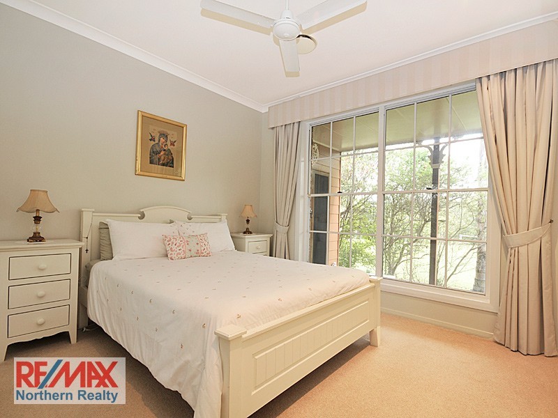 8 Barker Street, Cashmere QLD 4500