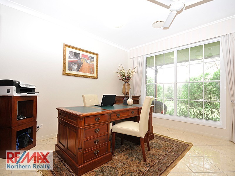 8 Barker Street, Cashmere QLD 4500