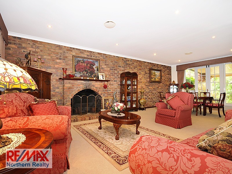 8 Barker Street, Cashmere QLD 4500